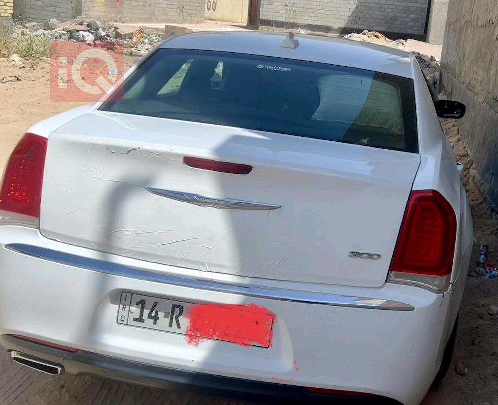 کرایسلەر 300